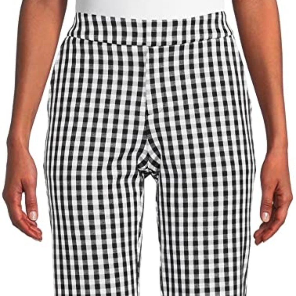 Time and Tru Large capris (12/14) black and white